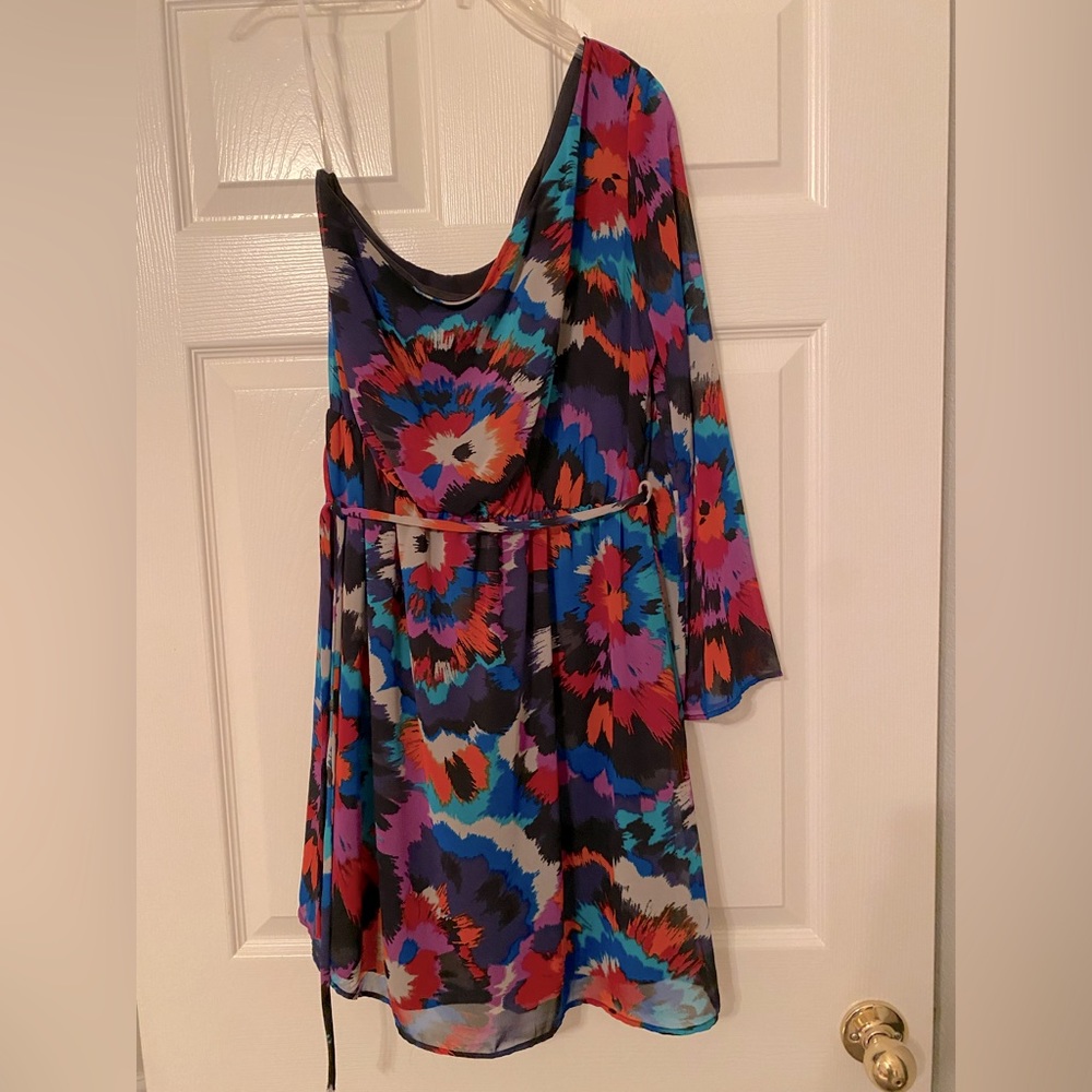 One-shoulder tie waist mini dress